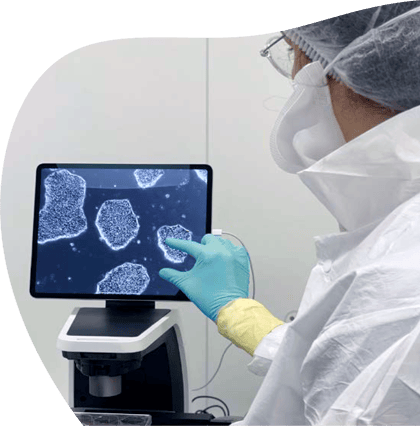 Scientist in the Cellistic lab