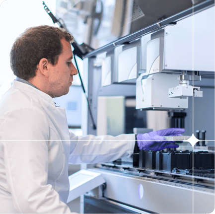 cellistic-lab-scientist-accent-graphic-1_5